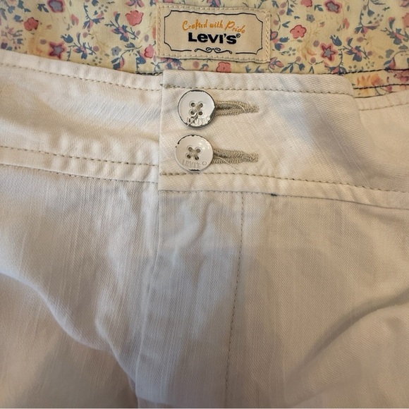 Levi’s Bermuda Walking Shorts Size 16 - Picture 3 of 5